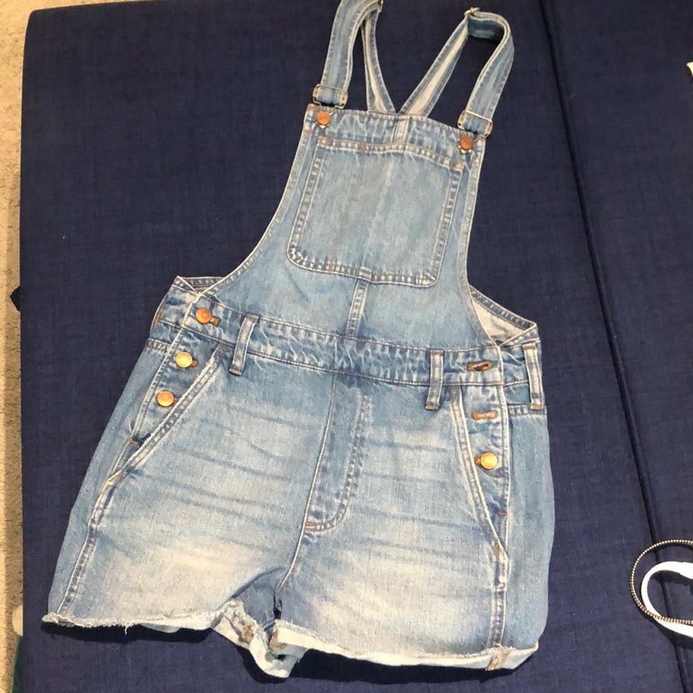 Madewell Overalls - short length. Size Small